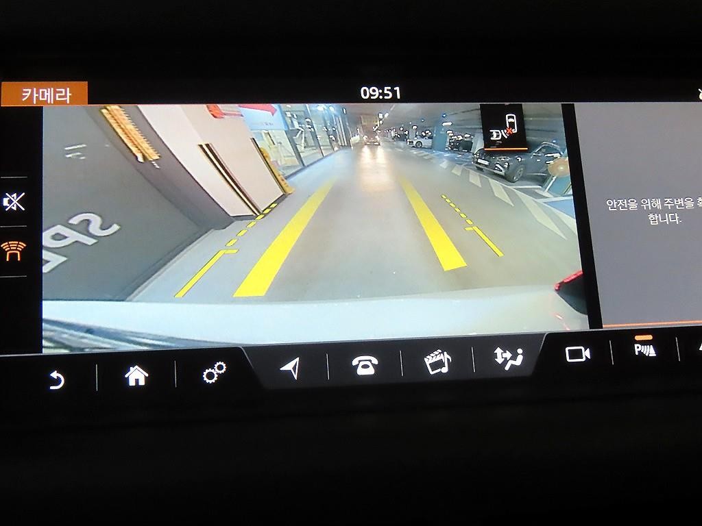 랜드로버 디스커버리 스포츠 2.0 TD4 SE 이미지 14