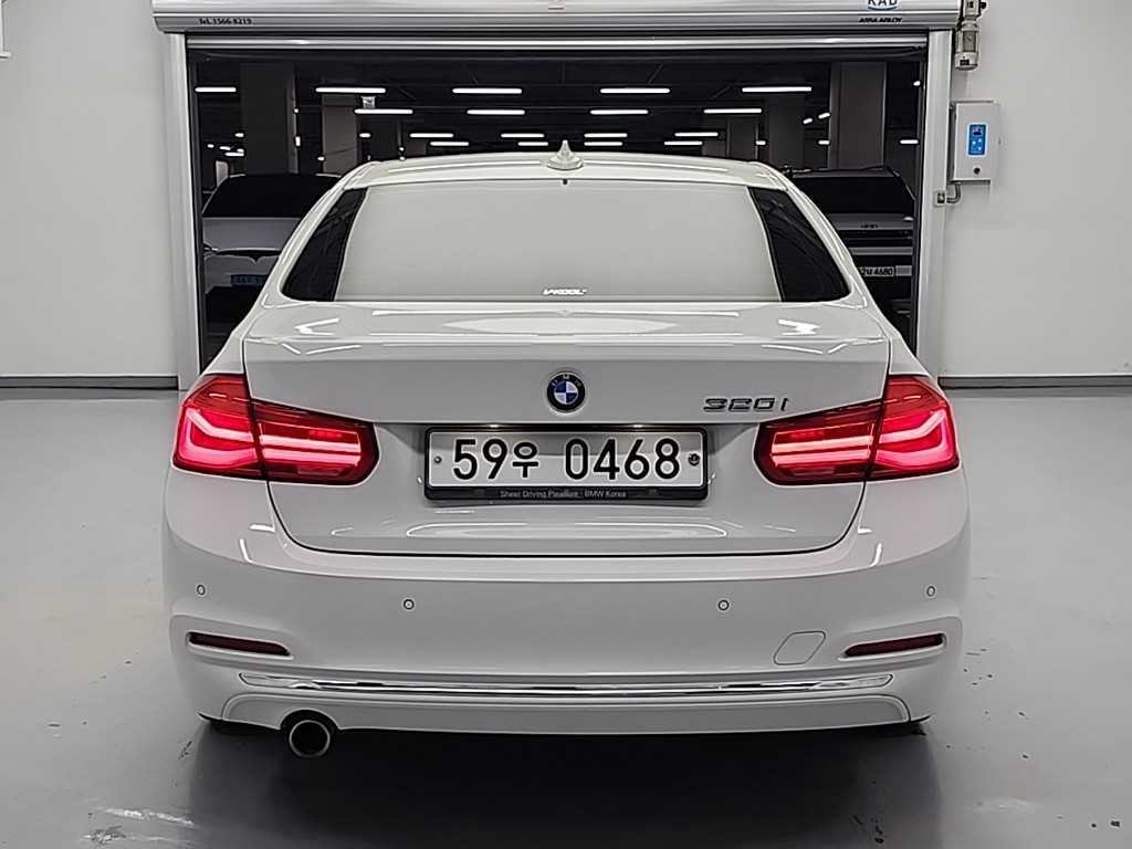 BMW 3시리즈 3시리즈 (F30) 320i 럭셔리 이미지 3