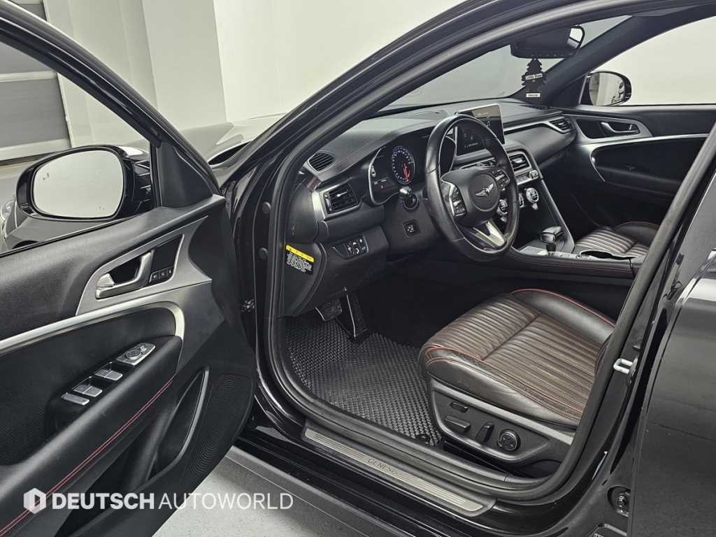 제네시스 G70 2.0T AWD 스포츠 패키지 이미지 11