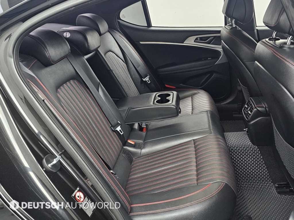 제네시스 G70 2.0T AWD 스포츠 패키지 이미지 12