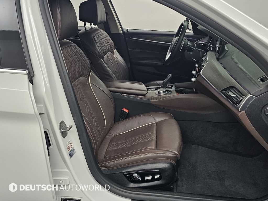 BMW 5시리즈 5시리즈 (G30) 520d M 스포츠 플러스 이미지 10