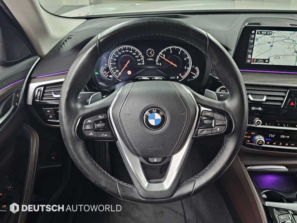 BMW 5시리즈 5시리즈 (G30) 520d M 스포츠 플러스 이미지 13