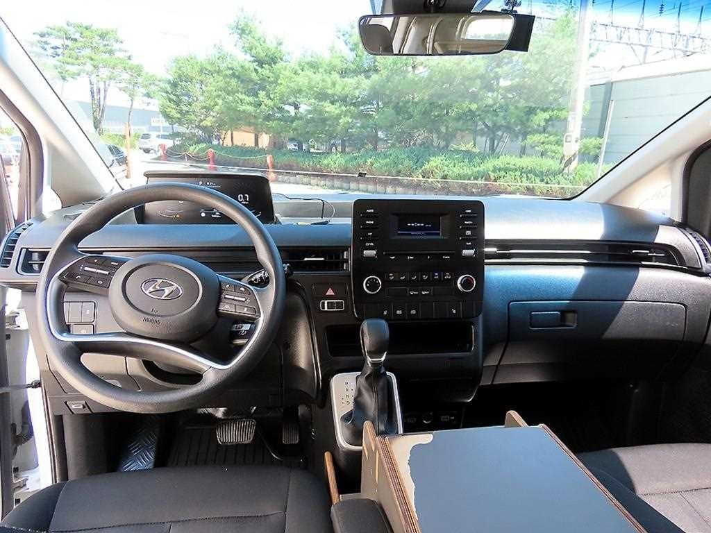 현대 스타리아 2WD 디젤 카고 스마트 5인승 이미지 7