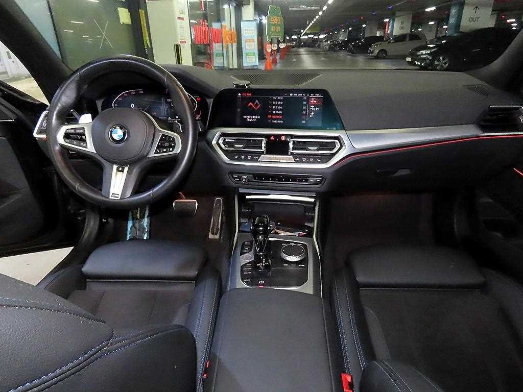 BMW 3시리즈 3시리즈 (G20) 320i M 스포츠 이미지 10