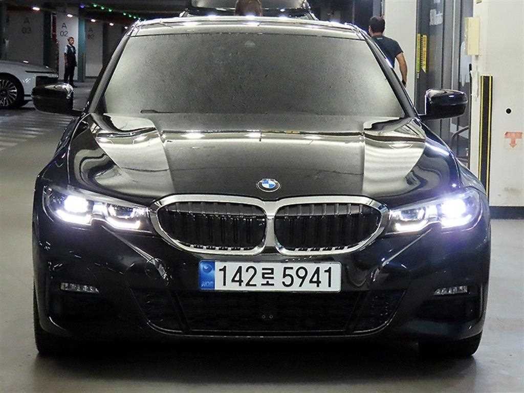 BMW 3시리즈 3시리즈 (G20) 320i M 스포츠 이미지 2