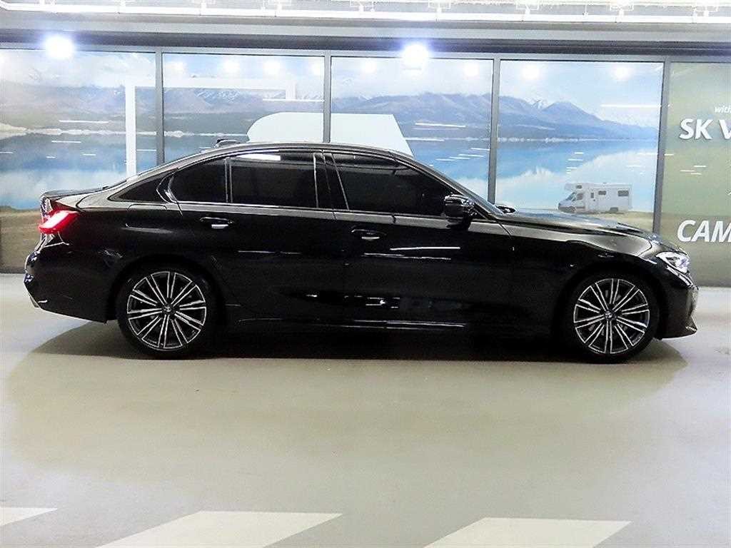 BMW 3시리즈 3시리즈 (G20) 320i M 스포츠 이미지 3