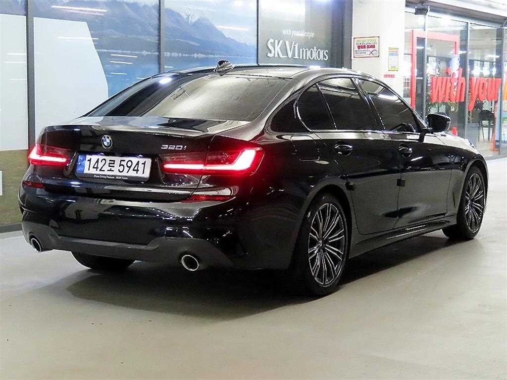 BMW 3시리즈 3시리즈 (G20) 320i M 스포츠 이미지 4