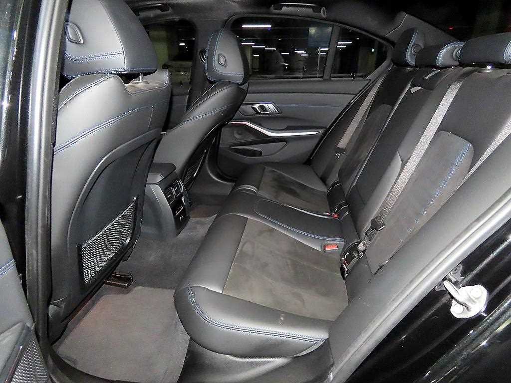 BMW 3시리즈 3시리즈 (G20) 320i M 스포츠 이미지 7