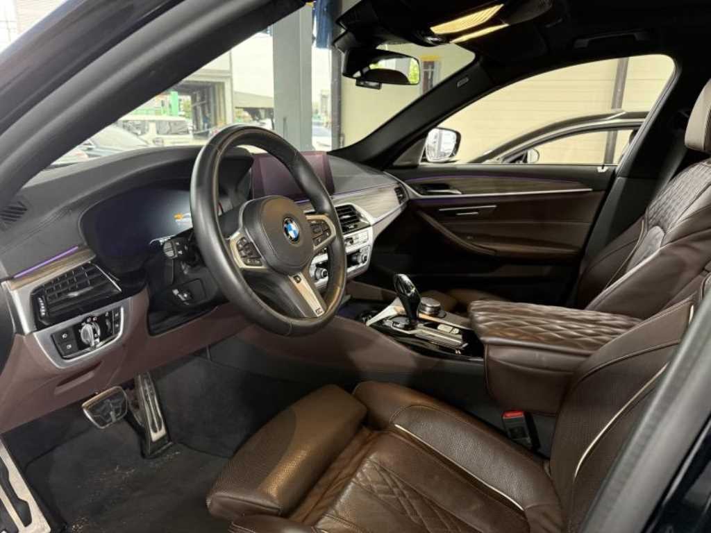 BMW 5시리즈 5시리즈 (G30) 520d M 스포츠 플러스 이미지 12