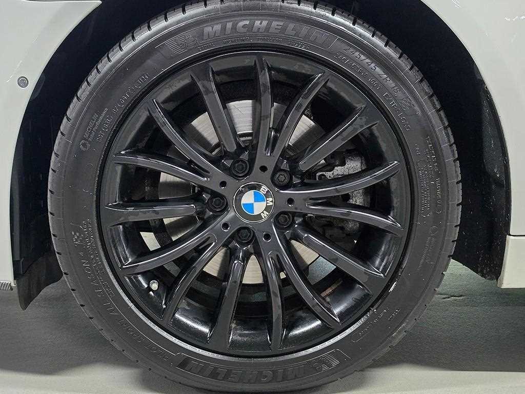 BMW 5시리즈 5시리즈 (F10) 528i xDrive M 에어로 다이나믹 이미지 6