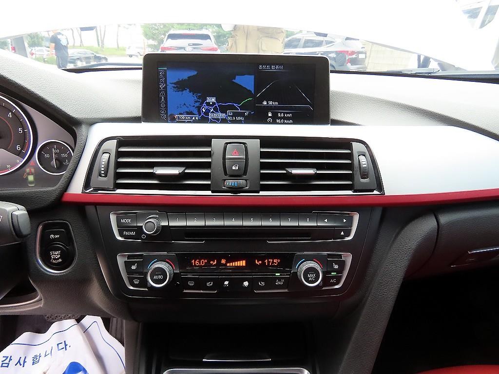 BMW 3시리즈 3시리즈 (F30) 320d 스포츠 이미지 13