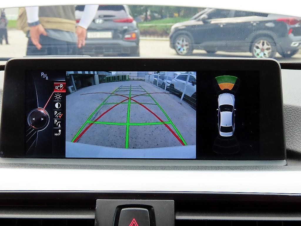 BMW 3시리즈 3시리즈 (F30) 320d 스포츠 이미지 15