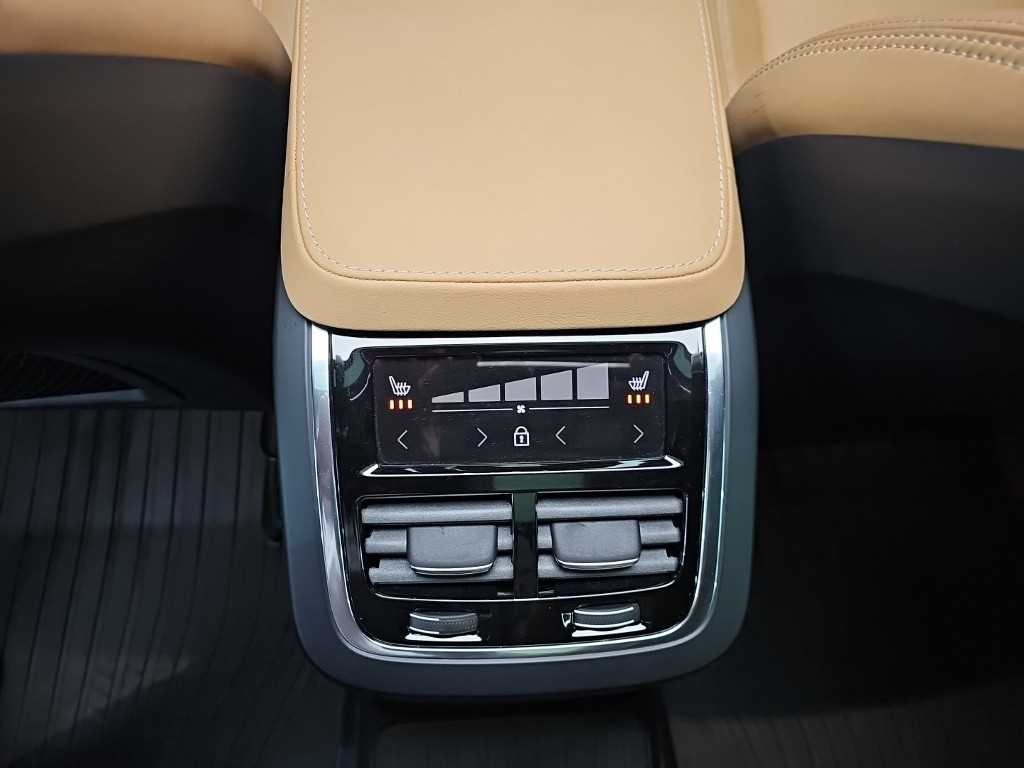 볼보 XC90 XC90 2세대 2.0 T8 AWD 얼티메이트 브라이트 이미지 13