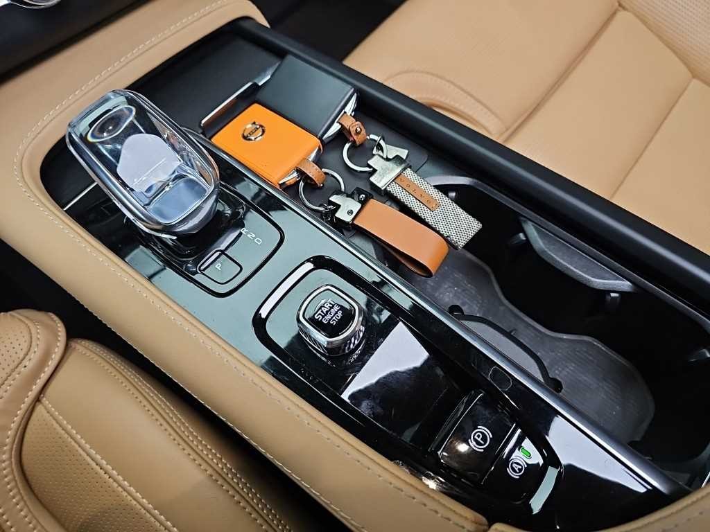 볼보 XC90 XC90 2세대 2.0 T8 AWD 얼티메이트 브라이트 이미지 8