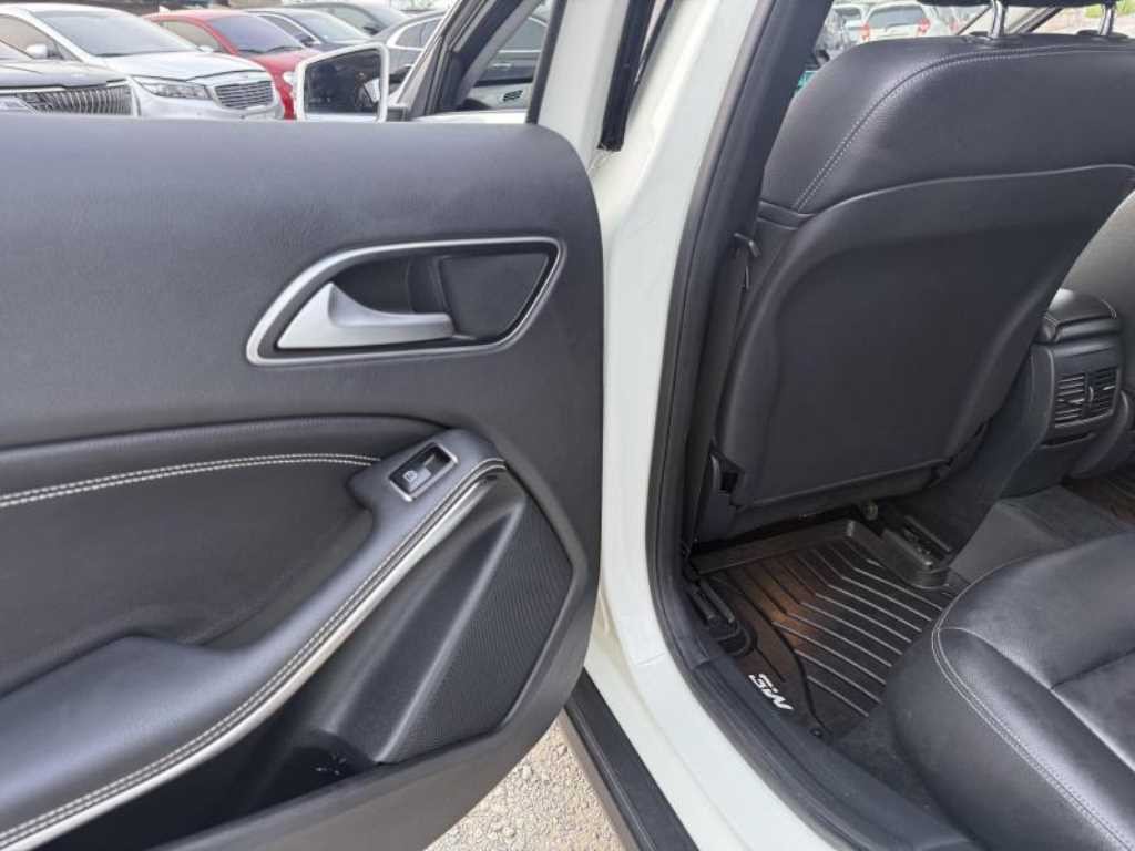 벤츠 GLA 클래스 GLA클래스 X156 GLA200 CDI 4MATIC 이미지 16