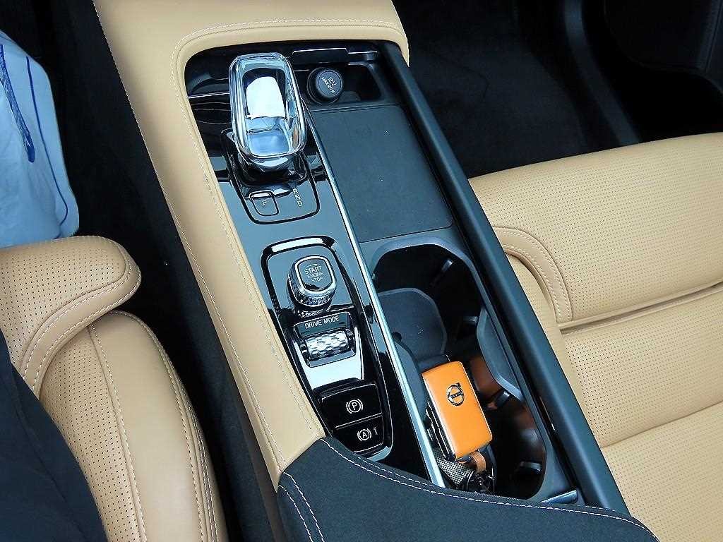 볼보 XC90 XC90 2세대 2.0 B6 AWD 인스크립션 이미지 11