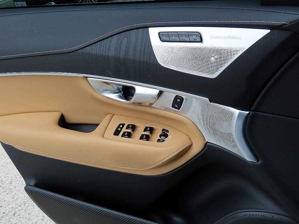 볼보 XC90 XC90 2세대 2.0 B6 AWD 인스크립션 이미지 12