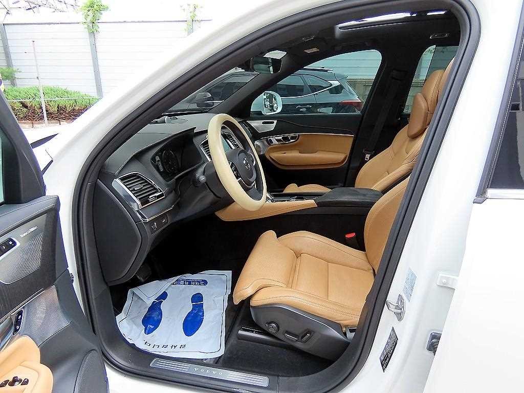 볼보 XC90 XC90 2세대 2.0 B6 AWD 인스크립션 이미지 5