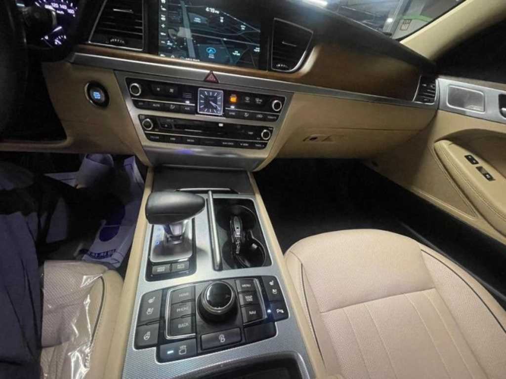 제네시스 G80 3.3 GDI AWD 프리미엄 럭셔리 이미지 9