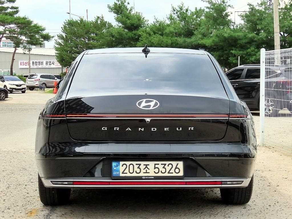 현대 그랜저 그랜저 (GN7) 가솔린 2.5 2WD 익스클루시브 이미지 4
