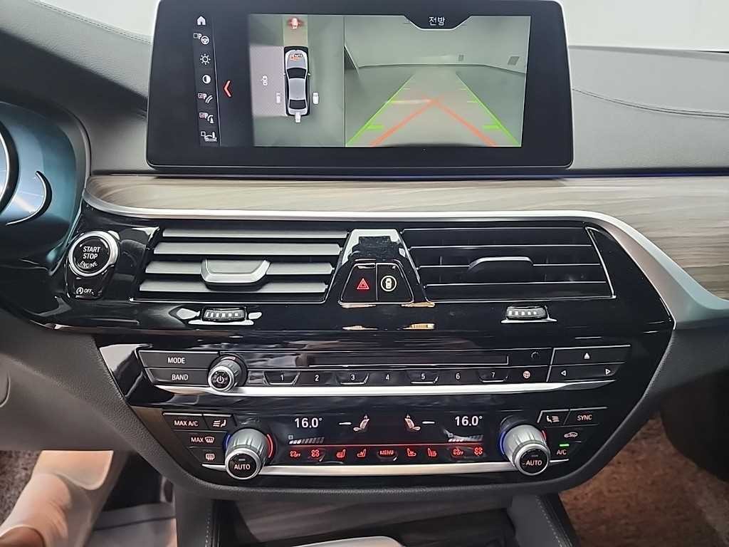BMW 5시리즈 5시리즈 (G30) 530i xDrive M 스포츠 플러스 이미지 10