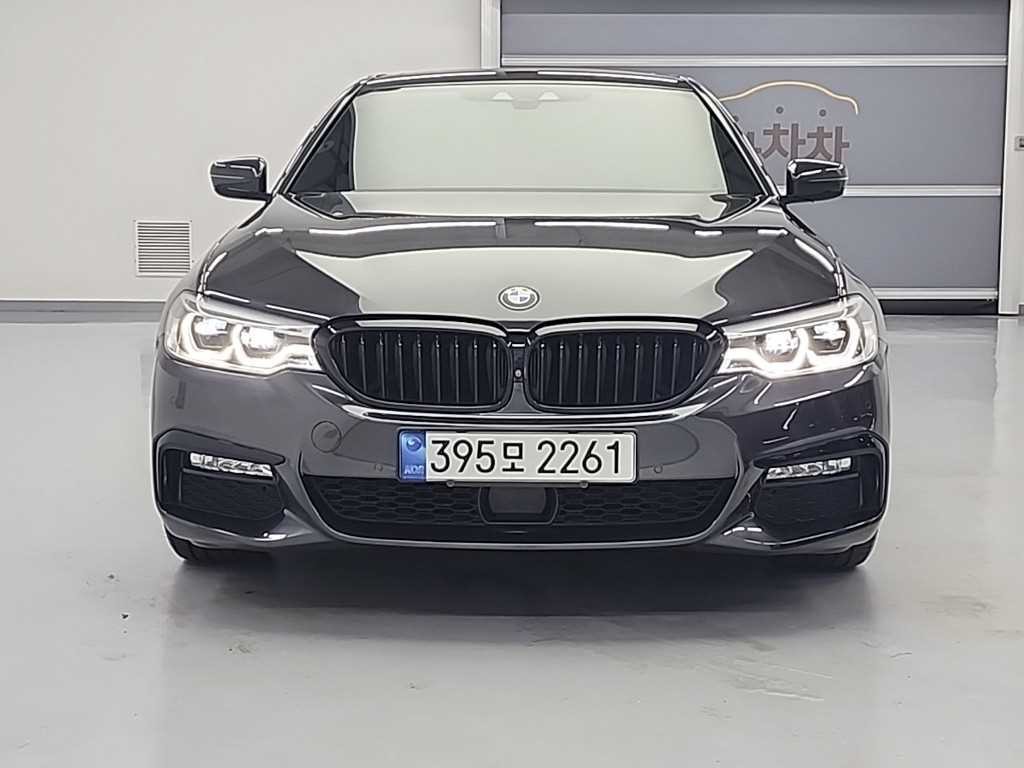BMW 5시리즈 5시리즈 (G30) 530i xDrive M 스포츠 플러스 이미지 2