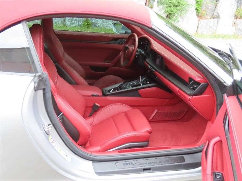 포르쉐 911 911(992) 카레라 4 GTS 카브리올레 이미지 15