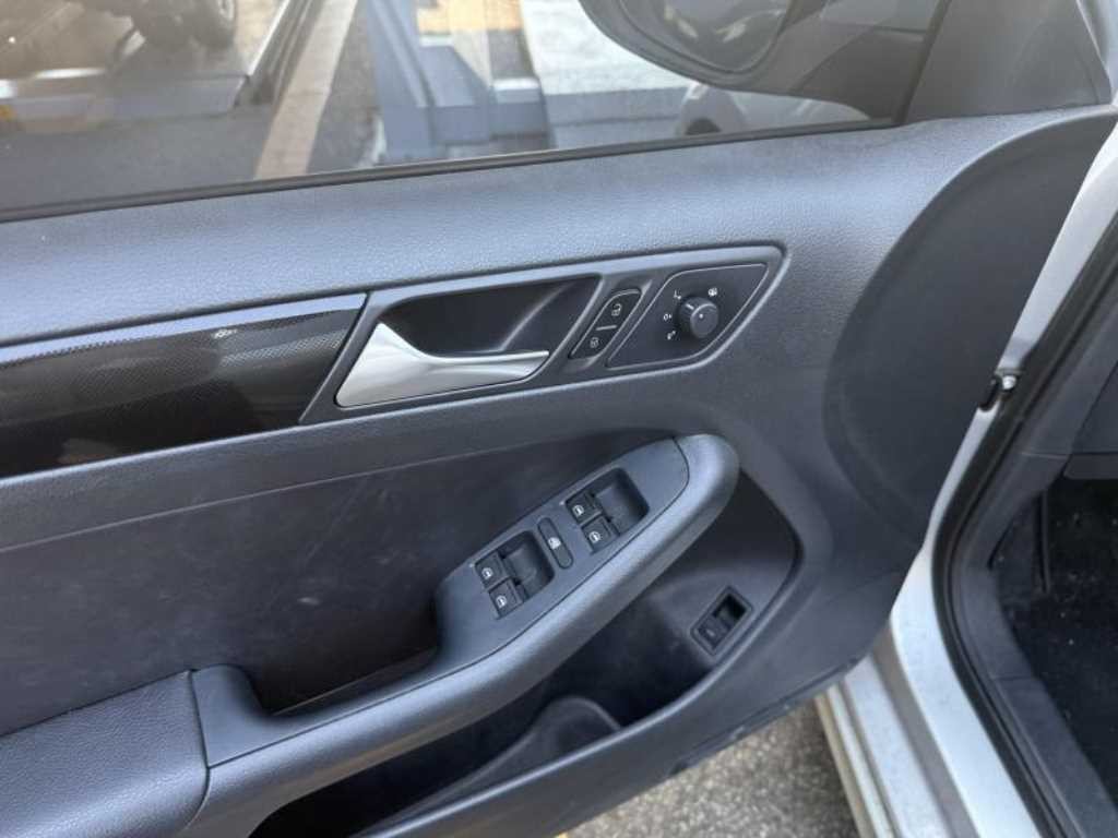 폭스바겐 제타 뉴 제타 2.0 TDI 이미지 15