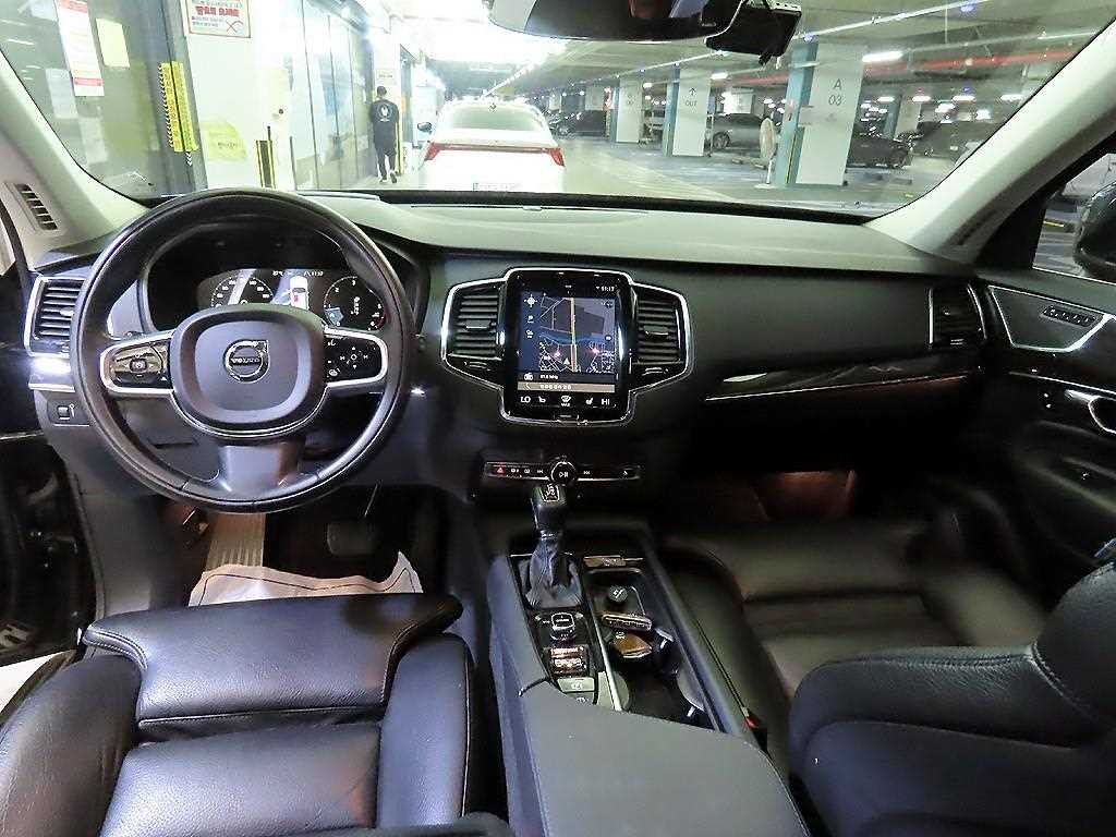 볼보 XC90 XC90 2세대 2.0 D5 AWD 모멘텀 이미지 10