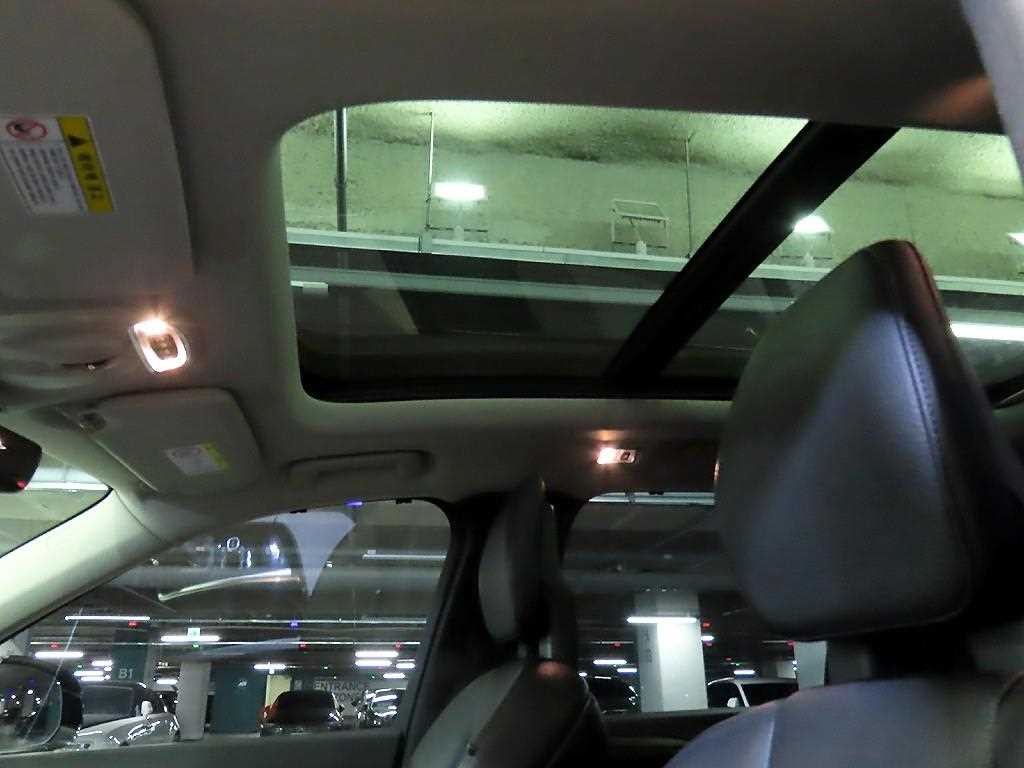 볼보 XC90 XC90 2세대 2.0 D5 AWD 모멘텀 이미지 16
