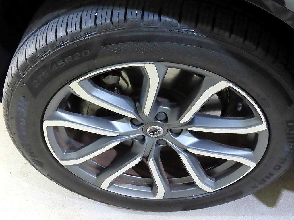 볼보 XC90 XC90 2세대 2.0 D5 AWD 모멘텀 이미지 20