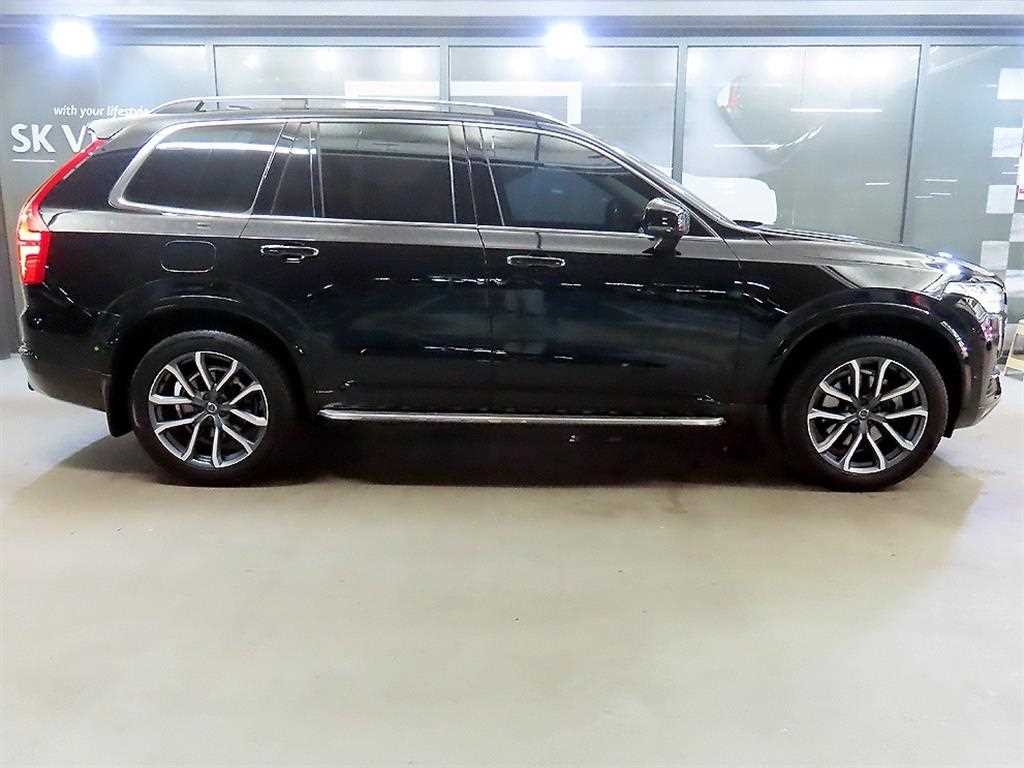볼보 XC90 XC90 2세대 2.0 D5 AWD 모멘텀 이미지 3