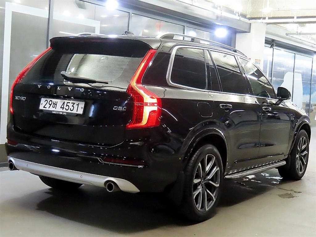 볼보 XC90 XC90 2세대 2.0 D5 AWD 모멘텀 이미지 4