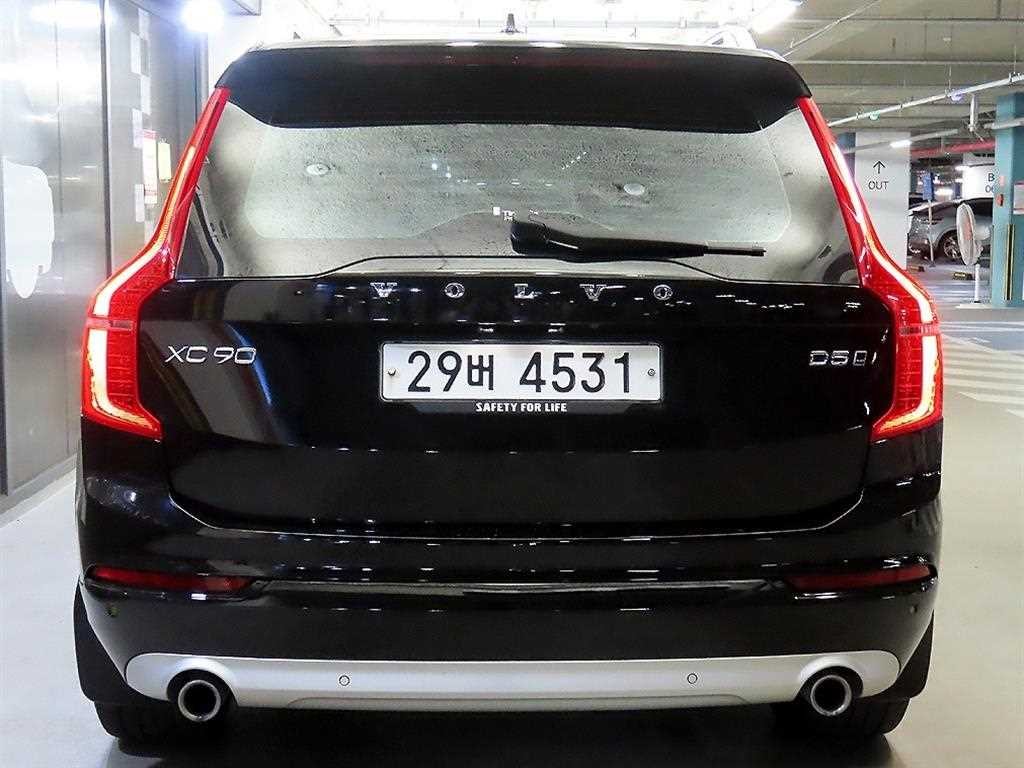 볼보 XC90 XC90 2세대 2.0 D5 AWD 모멘텀 이미지 5