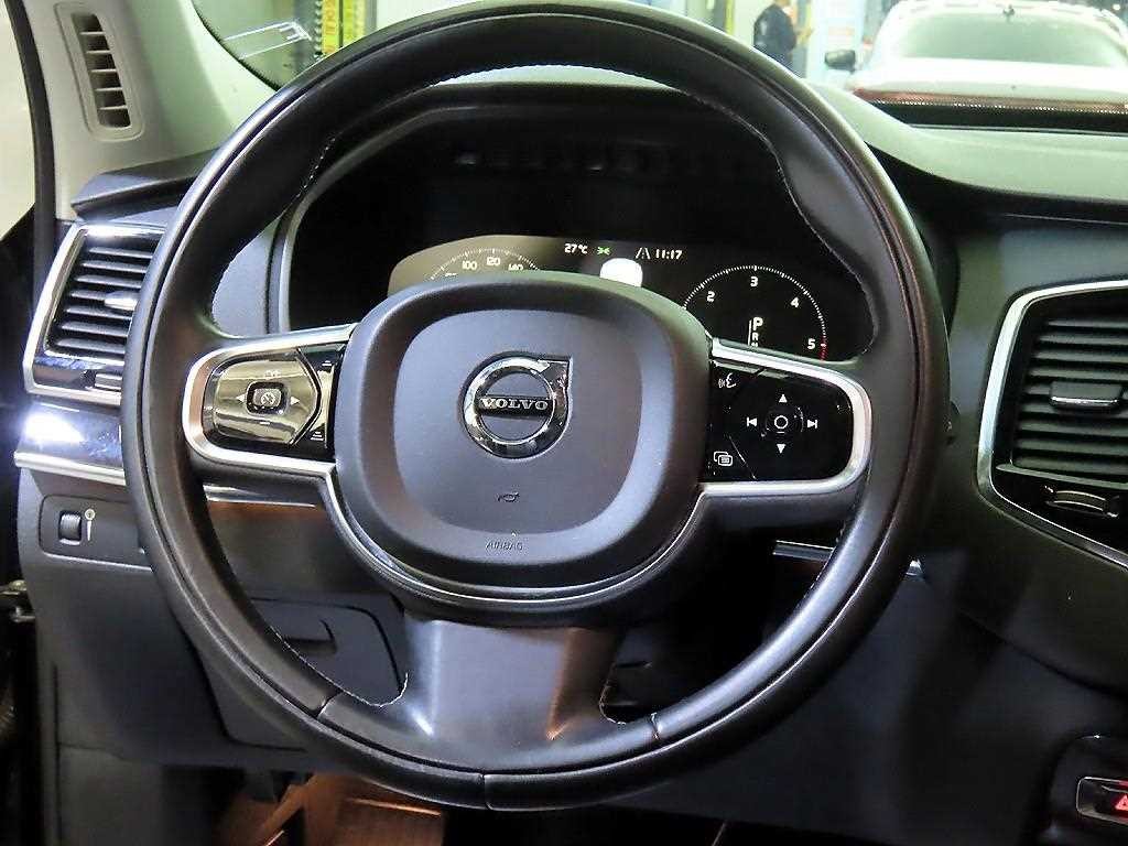 볼보 XC90 XC90 2세대 2.0 D5 AWD 모멘텀 이미지 8