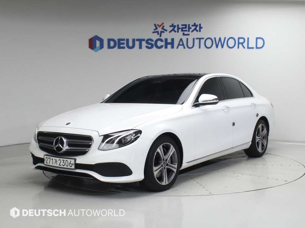 벤츠 E 클래스 E-클래스 W213 E300 아방가르드 이미지 1