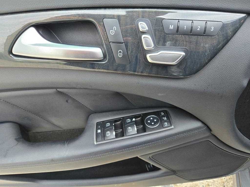 벤츠 CLS 클래스 CLS클래스 W218 CLS 250 블루텍 4MATIC 슈팅 브레이크 이미지 11