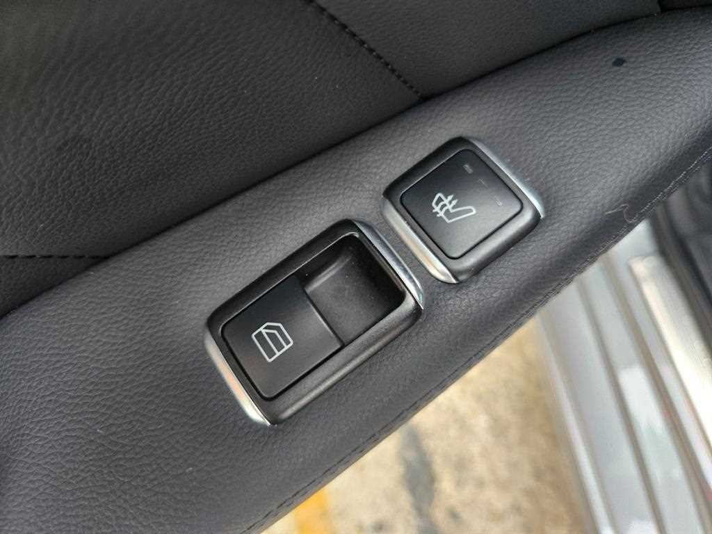 벤츠 CLS 클래스 CLS클래스 W218 CLS 250 블루텍 4MATIC 슈팅 브레이크 이미지 16