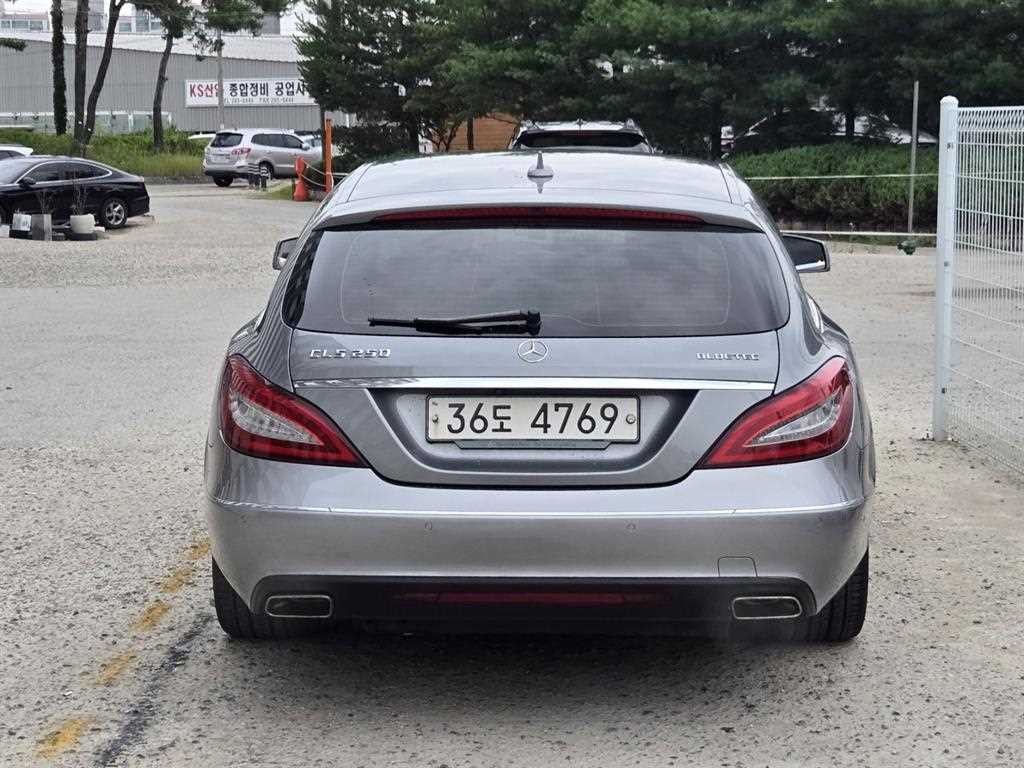 벤츠 CLS 클래스 CLS클래스 W218 CLS 250 블루텍 4MATIC 슈팅 브레이크 이미지 4