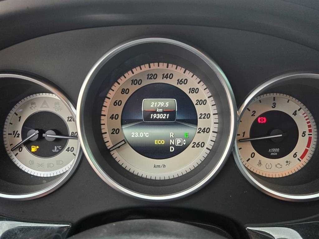 벤츠 CLS 클래스 CLS클래스 W218 CLS 250 블루텍 4MATIC 슈팅 브레이크 이미지 9