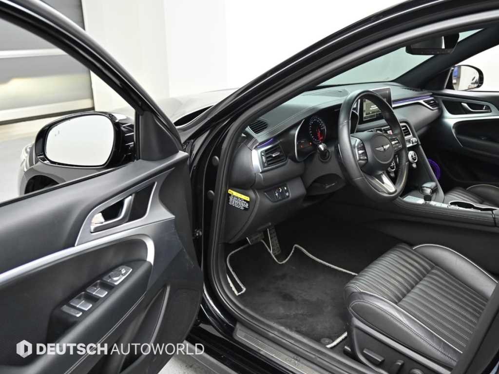 제네시스 G70 2.0T AWD 스포츠 패키지 이미지 11