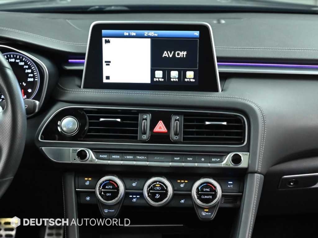 제네시스 G70 2.0T AWD 스포츠 패키지 이미지 14