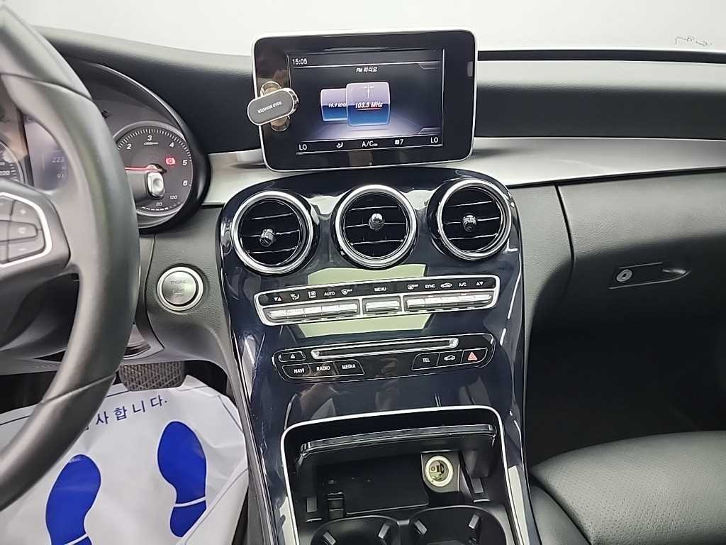 벤츠 C 클래스 C클래스 W205 C200 d 이미지 10