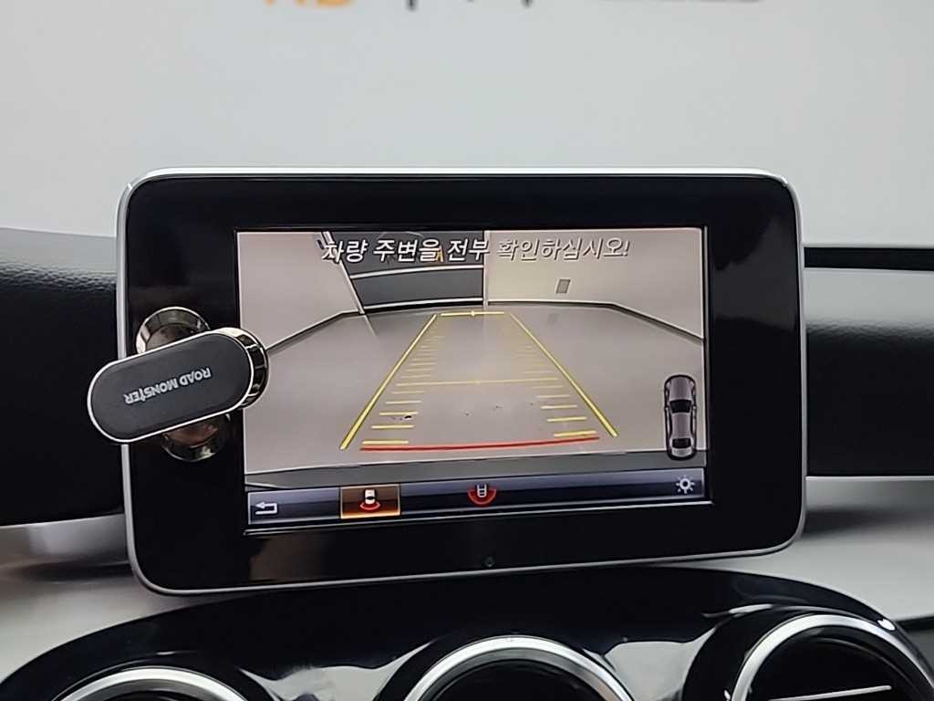 벤츠 C 클래스 C클래스 W205 C200 d 이미지 14