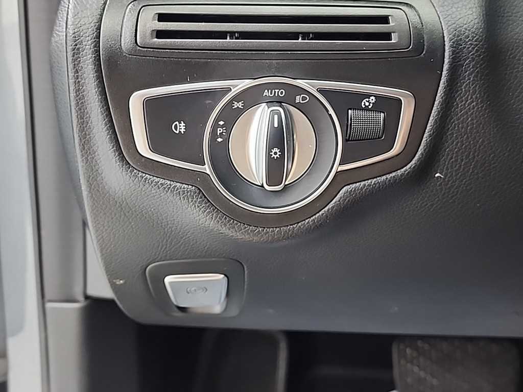 벤츠 C 클래스 C클래스 W205 C200 d 이미지 18