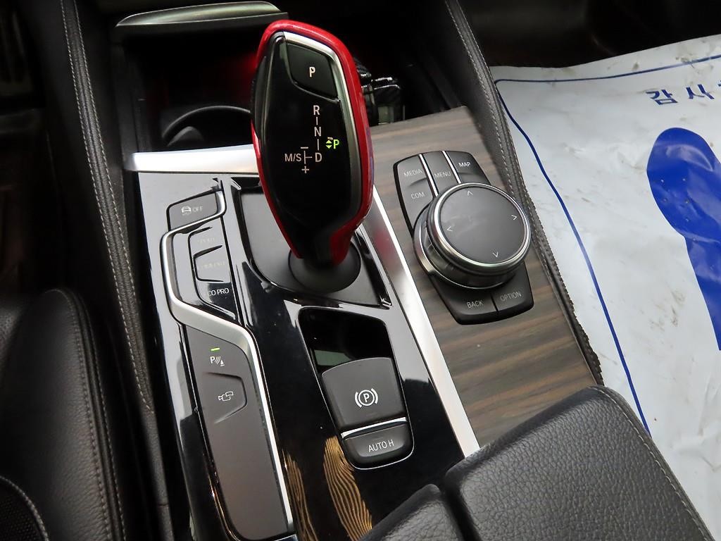 BMW 5시리즈 5시리즈 (G30) 520d xDrive M 스포츠 플러스 이미지 11