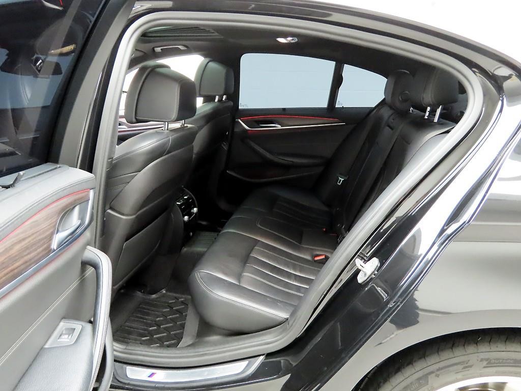 BMW 5시리즈 5시리즈 (G30) 520d xDrive M 스포츠 플러스 이미지 14