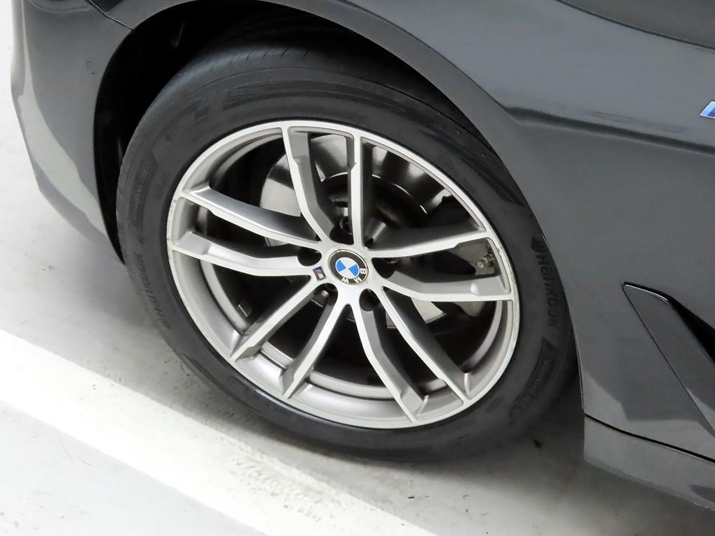 BMW 5시리즈 5시리즈 (G30) 520d xDrive M 스포츠 플러스 이미지 19