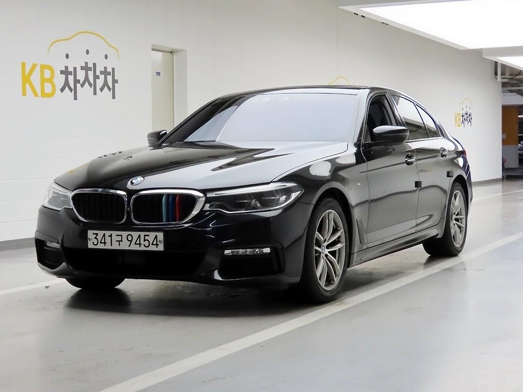 BMW 5시리즈 5시리즈 (G30) 520d xDrive M 스포츠 플러스 이미지 2