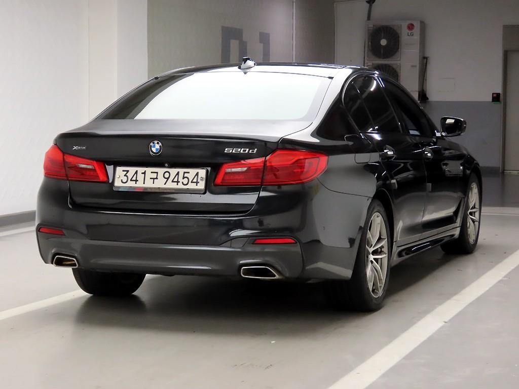 BMW 5시리즈 5시리즈 (G30) 520d xDrive M 스포츠 플러스 이미지 4